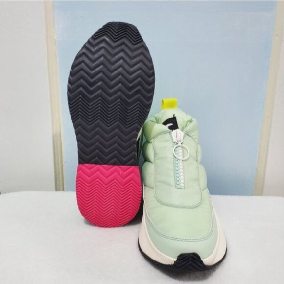 NWT Sorel Out N About III Puffy Zip-Up Ankle Boots - Picture 6 of 11